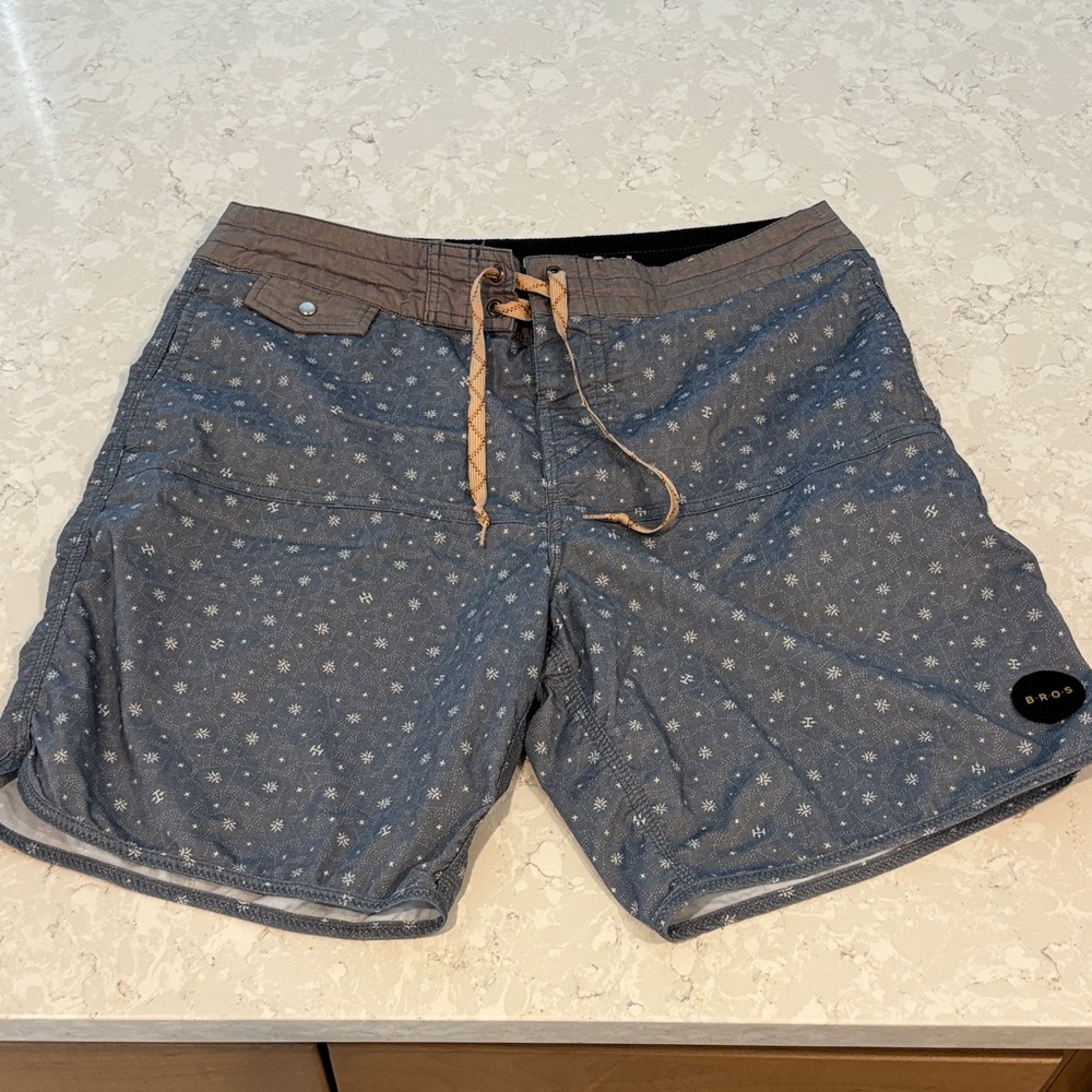 Howler Bro’s Men's Blue Swim Shorts (34)